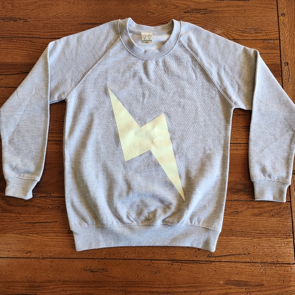 NWOT Little Mashers Glow In The Dark Lightning bolt Sweatshirt Size 7/8 Grey - Picture 4 of 11